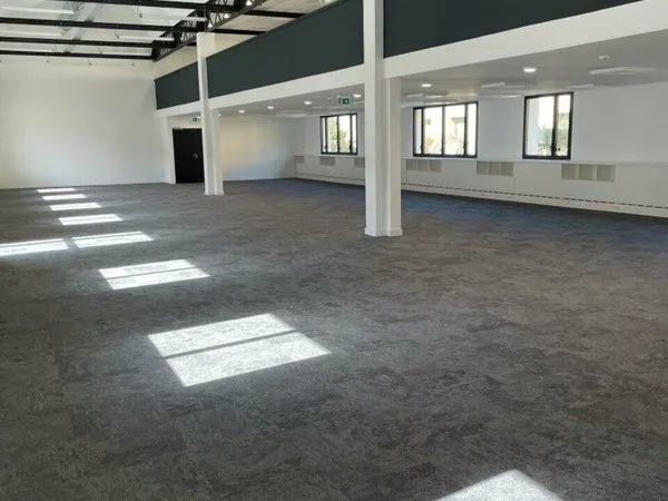 Bureaux 659 m² VENISSIEUX
