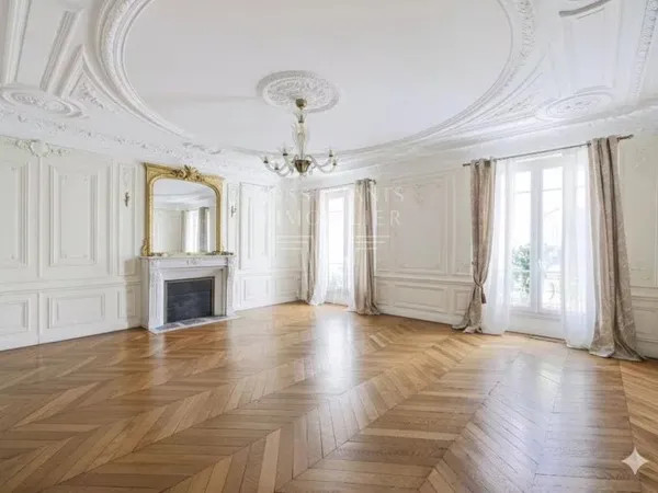 Appartement 6 pièces 146 m²