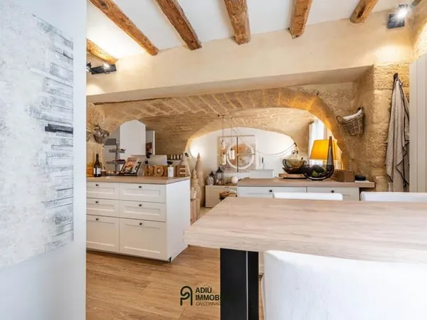 Superbe maison en pierre avec terrasse tropézienne et prestations soignées