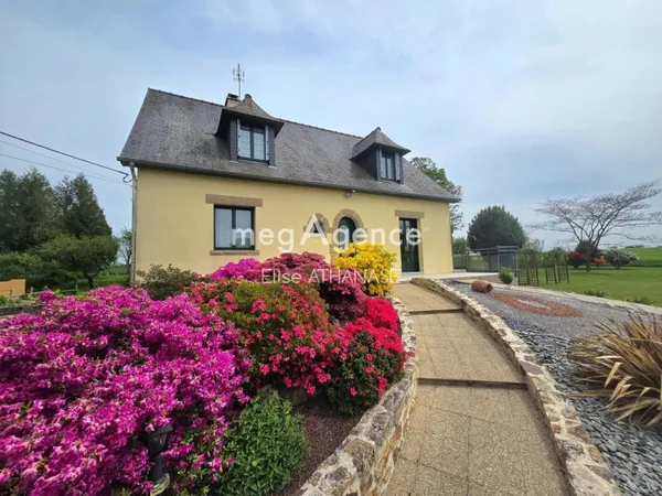 Belle maison 4 chambres sur terrain de plus de 1hectare dont 2500m2 constructibles