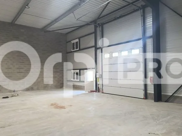 Local d'activité 272 m²