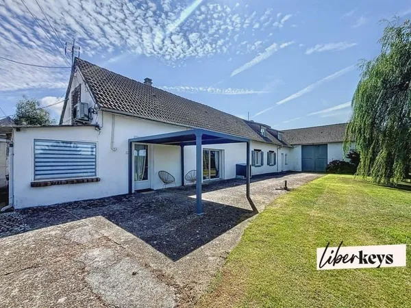 Maison familiale spacieuse avec grand jardin arboré - 176 m² à Mesnils-sur-Iton