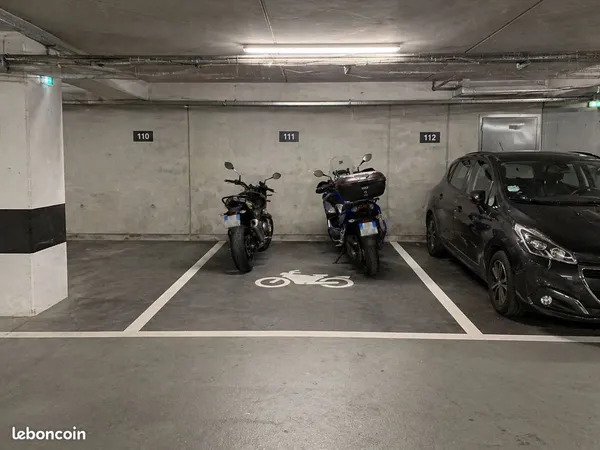 Place de parking moto à louer