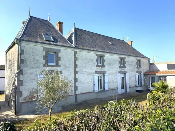 Maison 8 pièces 246 m²