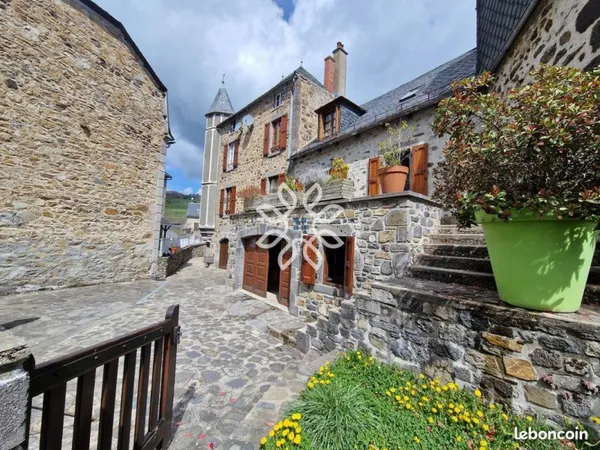 Maison 11 pièces 260 m²
