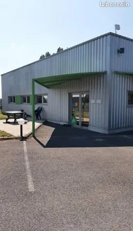 Local commercial 8 pièces 172 m²