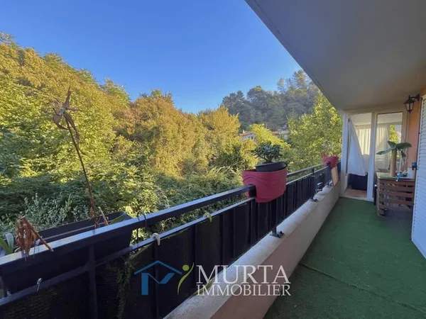 Appartement F3 avec terrasse - résidence récente