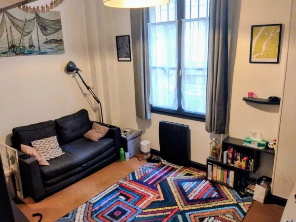 Vends studio 25m² - le confort d'un deux-pièces à une minute du métro Porte-de-Versailles