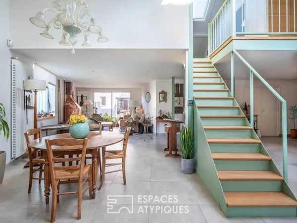 Maison 5 pièces 315 m²