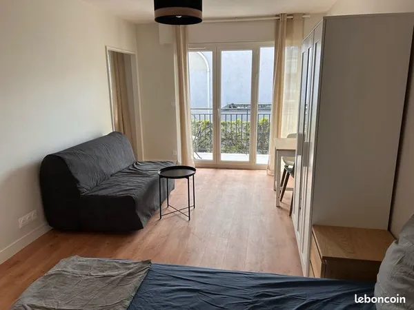 Magnifique studio neuf avec grand balcon