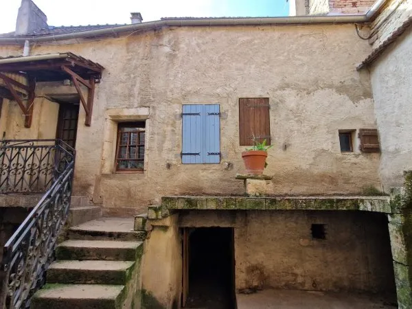 Maison de caractère avec jardin - Noyers 89 centre bourg.