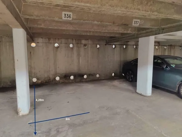 Parking - 8.4m ²