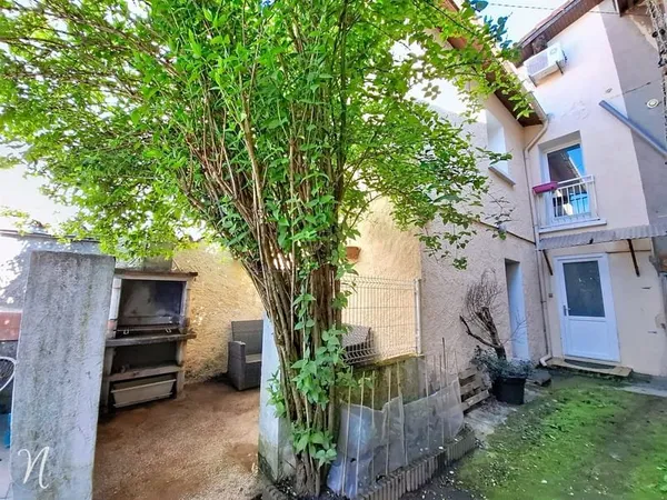 Opportunité à saisir : maison de village de 54,02 m2 carrez, avec terrasse de 7,04 m2 et cave de 9,7