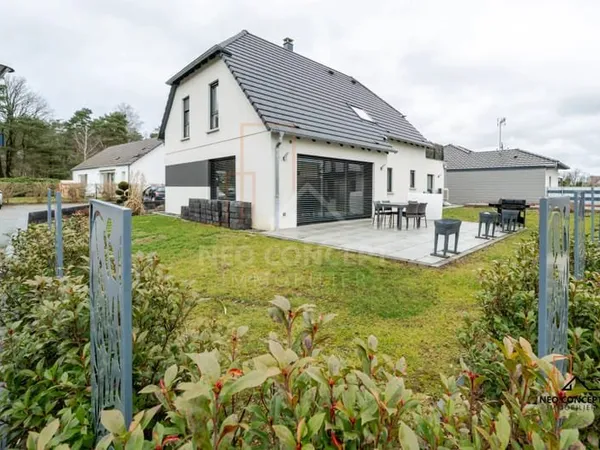 * TRES BELLE MAISON SOUS GARANTIE DECENNALE JUSQU'EN 2032 - DISPONIBLE à la vente à Schirrhein !! *