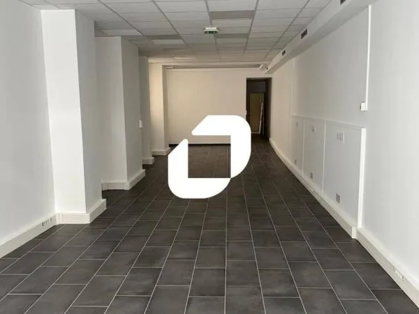 Local commercial 80 m²
