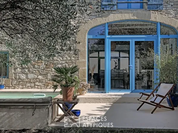 Maison de village atypique, jardin, bassin et mur d'escalade