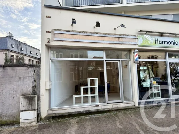 Local commercial 1 pièce 36 m²