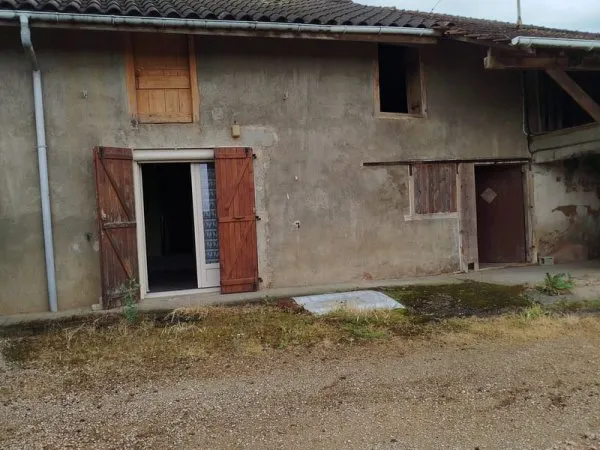 FERMETTE MITOYENNE A RENOVEE AVEC DEPENDANCES