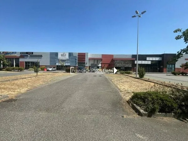 Local commercial 275 m²