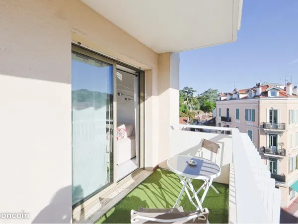 Location 3 pièces meubles centre cannes