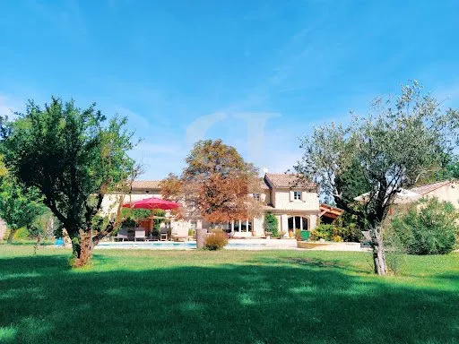 Maison 13 pièces 436 m²