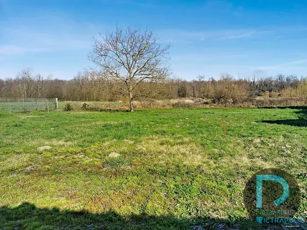 Terrain 3710 m²