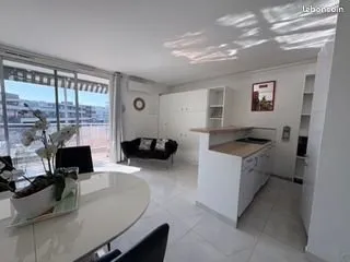 SAINT-LAURENT-DU-VAR - STUDIO RÉNOVÉ CLIMATISE 30 m² + TERRASSE - À 50 m PLAGE & CAP 3000