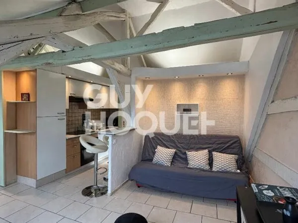 Studio meublé - 24.50m² - loyer toutes charges comprises