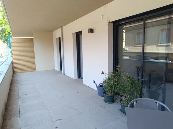 MONTELIMAR - 26200 (Drôme) France Appartement récent T3 6