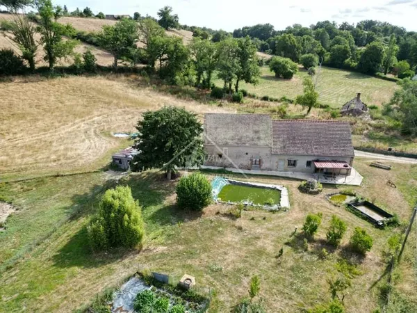 MAISON DE CAMPAGNE SUR 1 HECTARE