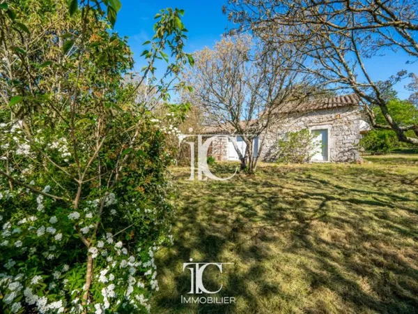 Grange 1 pièce 40 m²