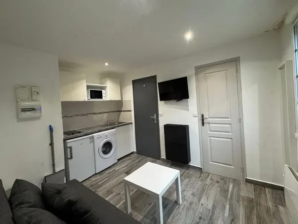 Studio / 20m² / Corbeil Essonnes (RER D)
