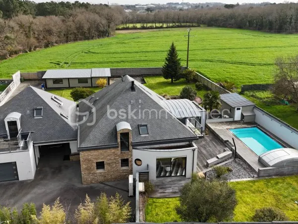 Maison 10 pièces 270 m²