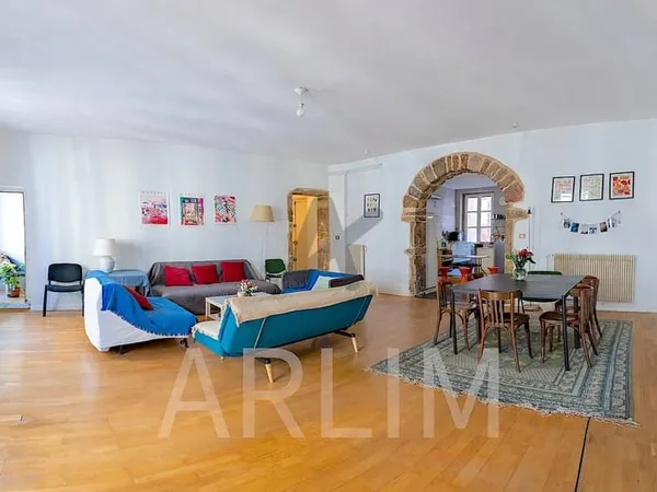 RARE LYON 2. CHARITE. T5 151m2 traversant