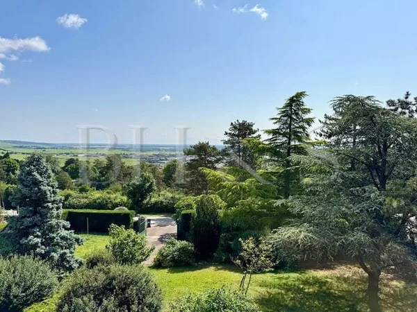Maison 8 pièces 170 m²