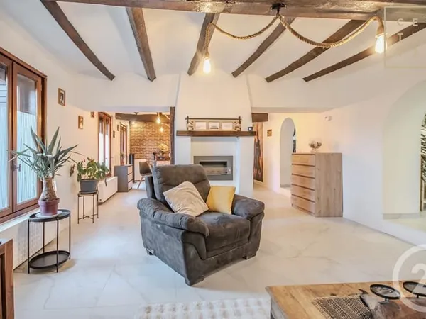 Maison 7 pièces 180 m²