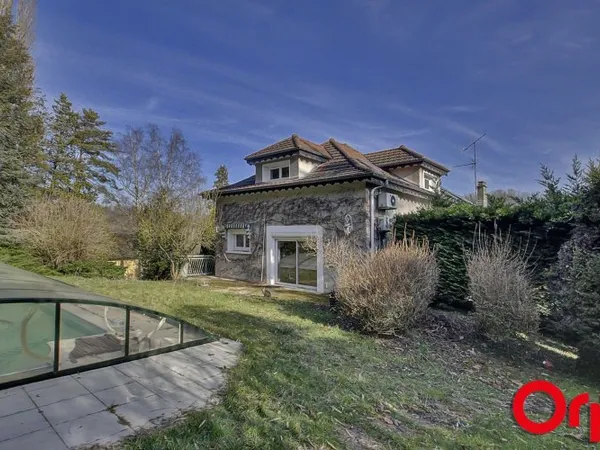 Maison 8 pièces 286 m²