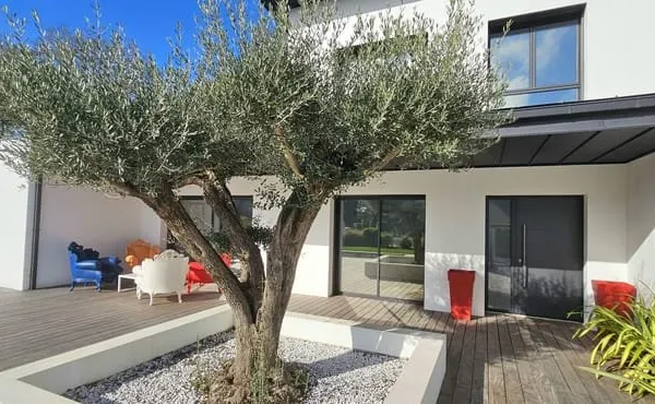 Villa 5 pièces 195 m²
