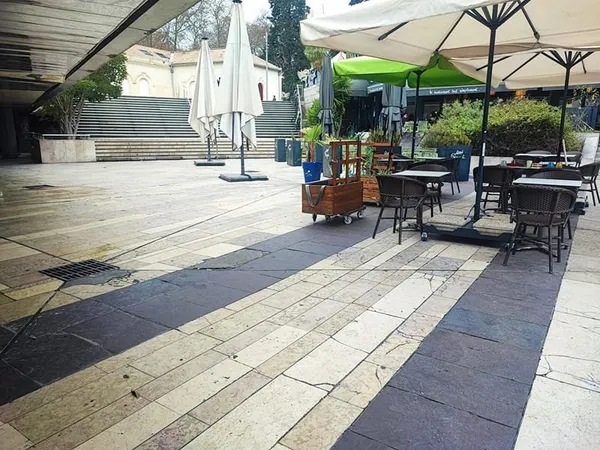 Galerie le Triangle Local commercial 65 m2
