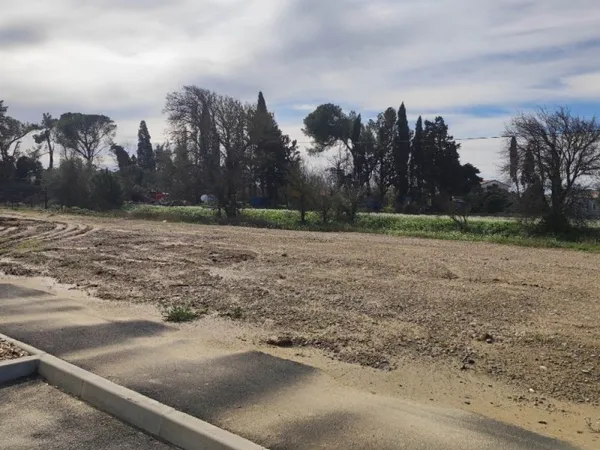 Terrain 400 m²