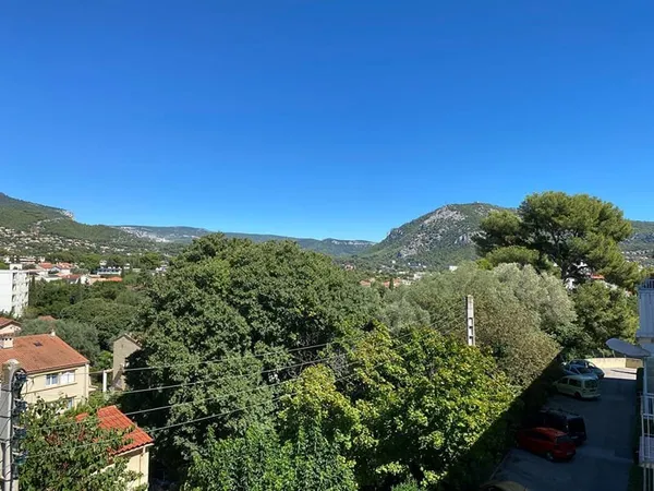 Appartement Toulon Ouest quartier Valbertrand 4 pièce(s) 66.85 m2 dernier étage avec cave