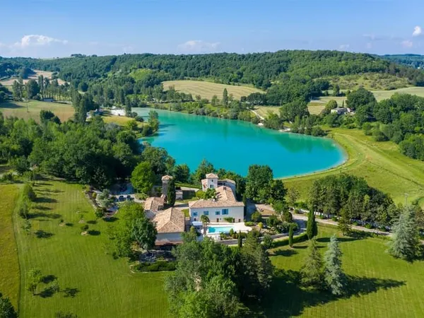 Propriete Sur 15.6ha en pierre de pays