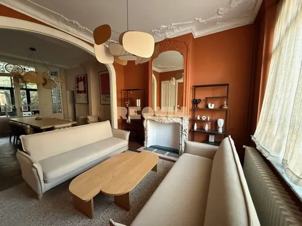 Maison 9 pièces 230 m²