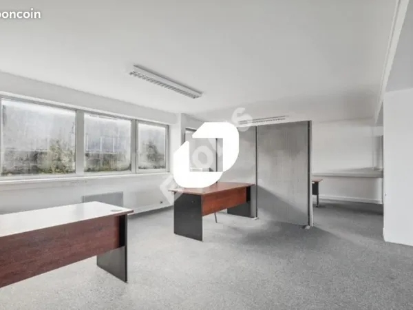 Bureau 150 m²