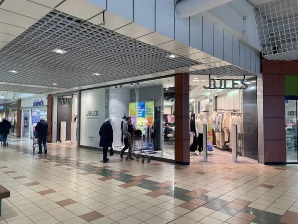 Local commercial 175 m²
