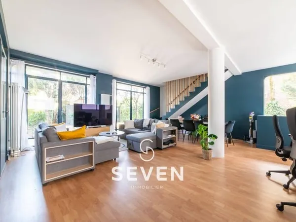 Duplex 6 pièces 211 m²
