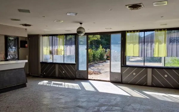 Local commercial 225 m²