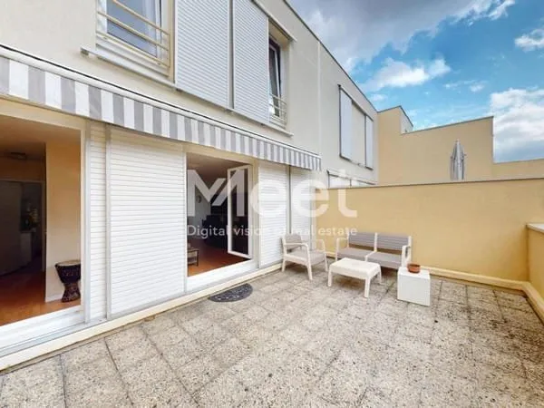 Maurepas - Résidence du Bois Joli - duplex 3 chambres avec terrasse, cellier et box