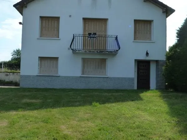 Maison à louer à Menat