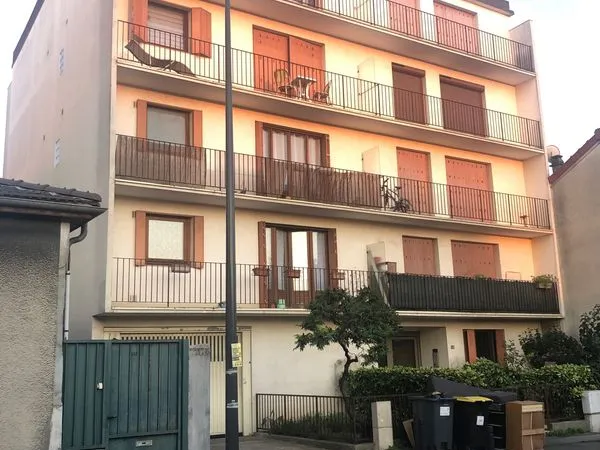 Studio 22 m² avec balcon + parking + cave - Montreuil 93100 - Secteur Boissière